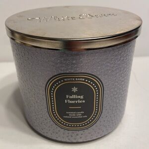 Bath & Body Works 3-Wick White Barn Falling Flurries Scented Candle
